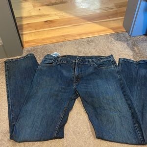 Mens Levi’s 514 size 36x34 dark wash jeans.